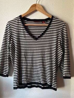 Valerie Stevens Black & White Striped V-Neck Long Sleeve Top